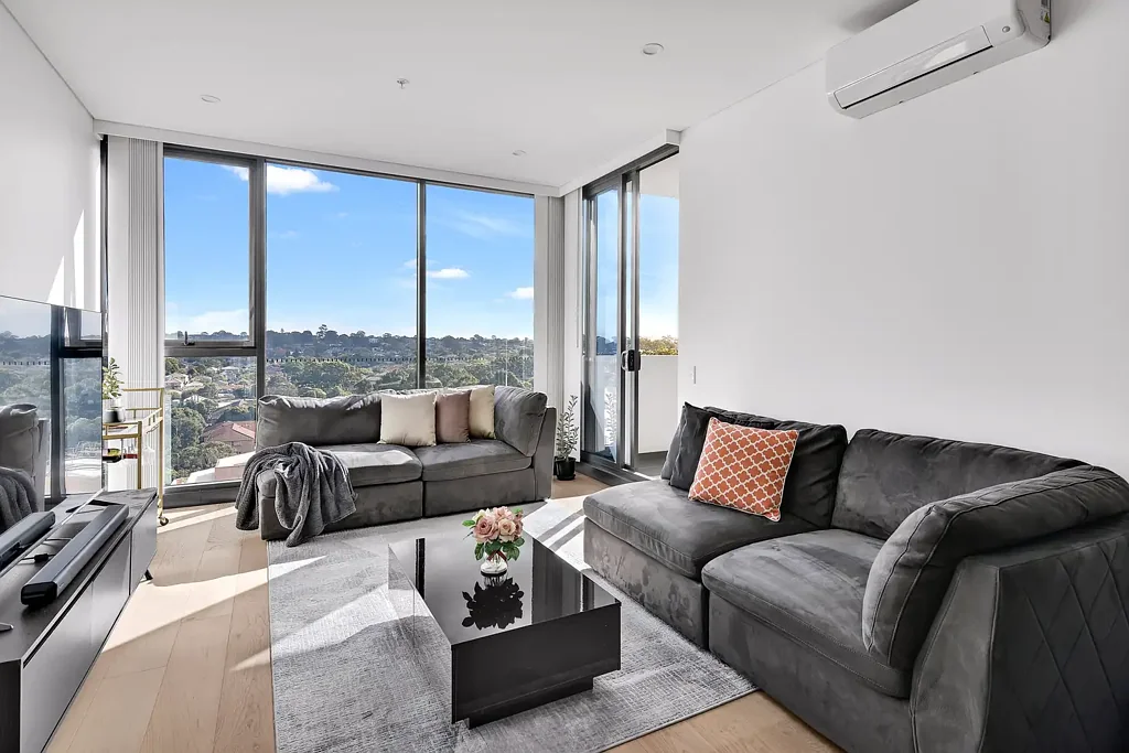 Bankstown 1ห้องนอน 1 + Study Apartment with Open Views