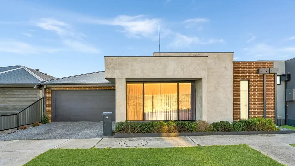 Mickleham 4房 Mickleham 中心区域的精致现代生活 Refined Contemporary Living in the Heart of Mickleham