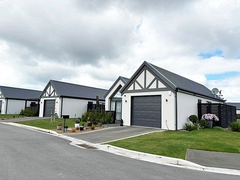 Belfast 2房  Spring Grove Lifestyle Village for Over 55's