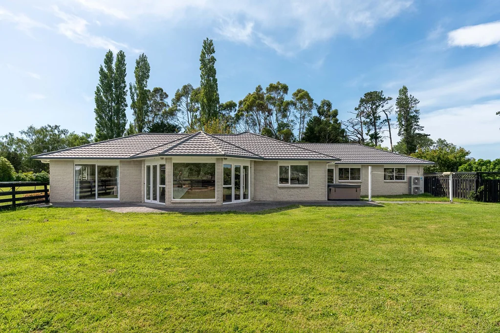 Carterton  Rural Living with Town Convenience