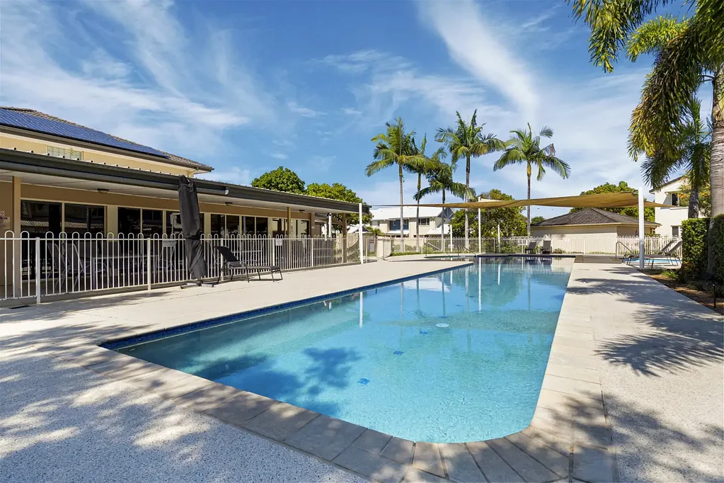 Spacious Three Bedroom Apartment in Central Robina