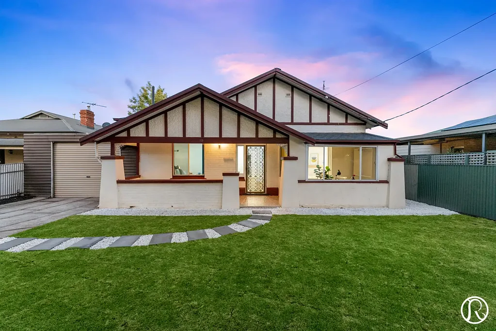 Flinders Park 4Kwarto Prime 800sqm Landholding in the West – Renovate, Extend or Develop (STCC)
