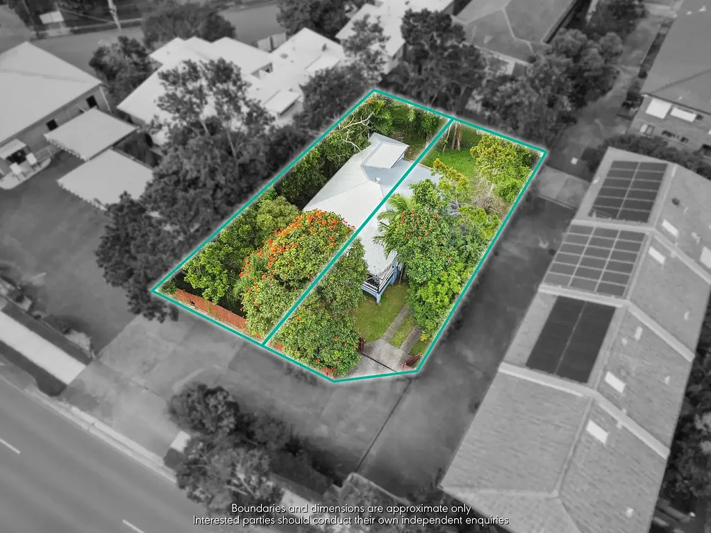 Newmarket 3Habitaciones Prime LMR Site on Two Lots - Character Home with Immediate Upside in High-Growth Locale