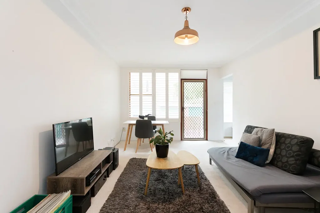 Spacious 2-Bedroom Apartment in Prime Location