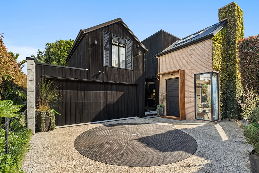 Mount Eden 4Zimmer Contemporary Elegance, Private Sanctuary