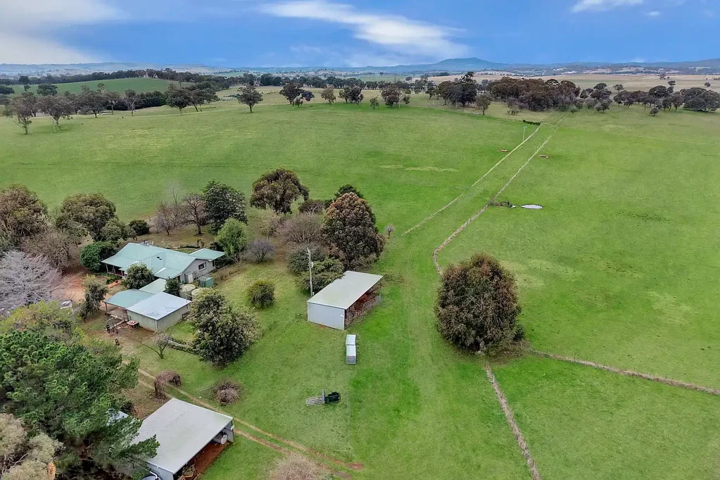 Lyndhurst LOVELY FAMILY HOME SET ON 200ACRES OF HIGH QUALITY TABLELANDS COUNTRY!