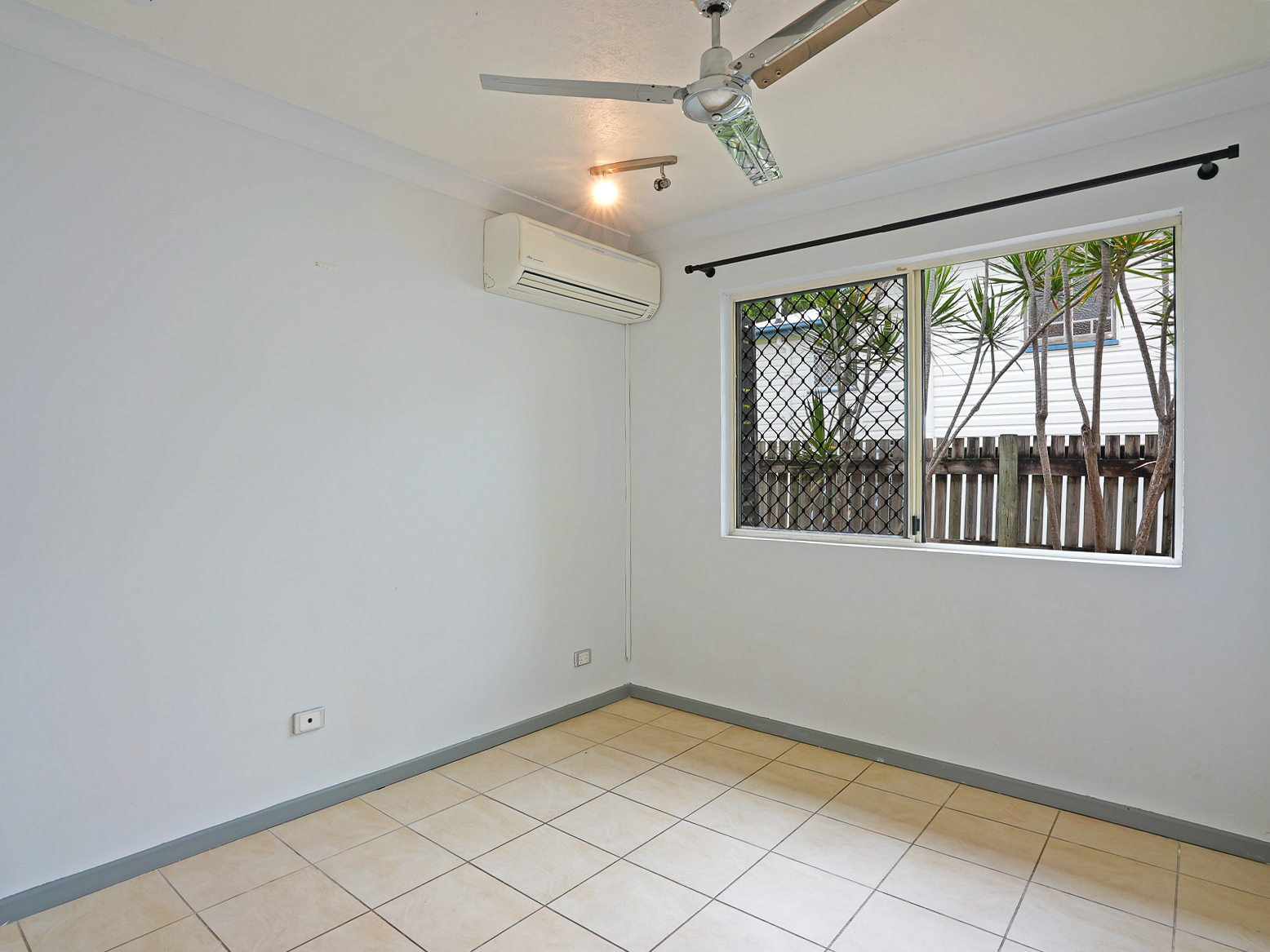 15 ESTATE ST, WEST END QLD 4810, 0房, 0浴, House