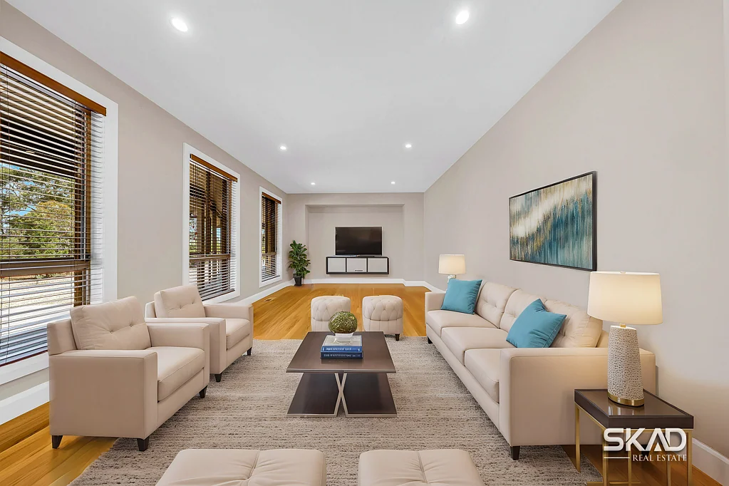 Mickleham 5房  "Spacious Family Retreat on 5.7 Acres with Renovated Home, Huge Shed, and Subdivision Potential"