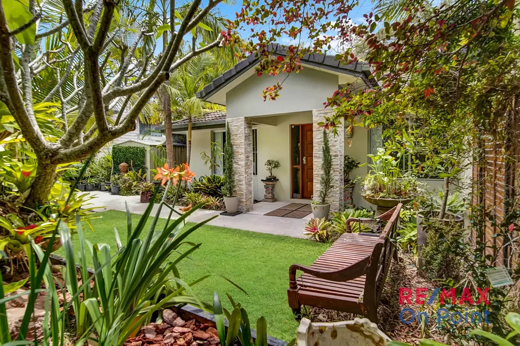 Coochiemudlo Island 4房  Beautiful Resort-Style Family Entertainer with Dual-Living Potential, Pool & Air-Conditioning