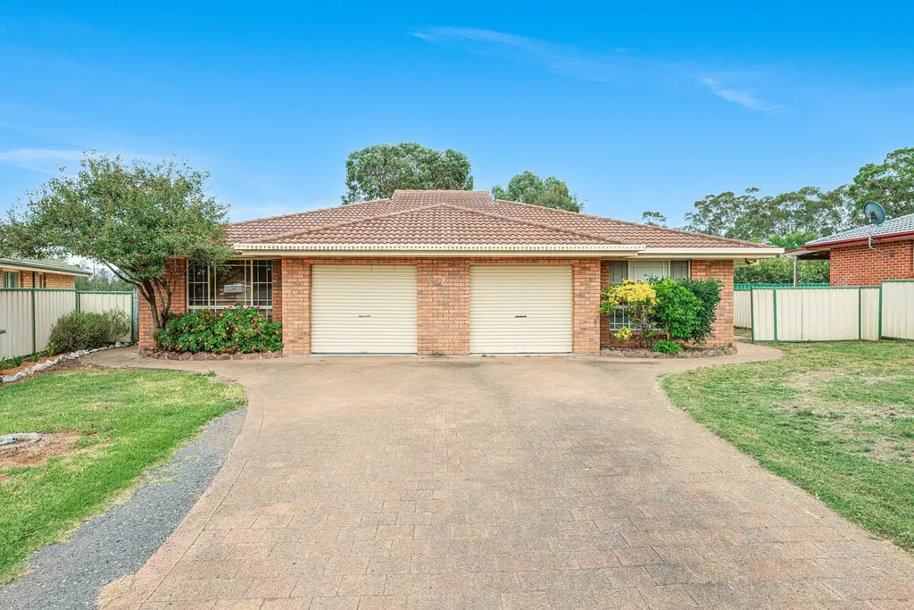 1 & 2/2 Honeysuckle Crescent, Scone, NSW 2337