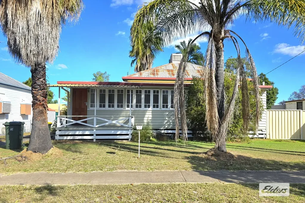 Miles 4 Bedroom Charming Family Home on a Huge 1,014m2 Block