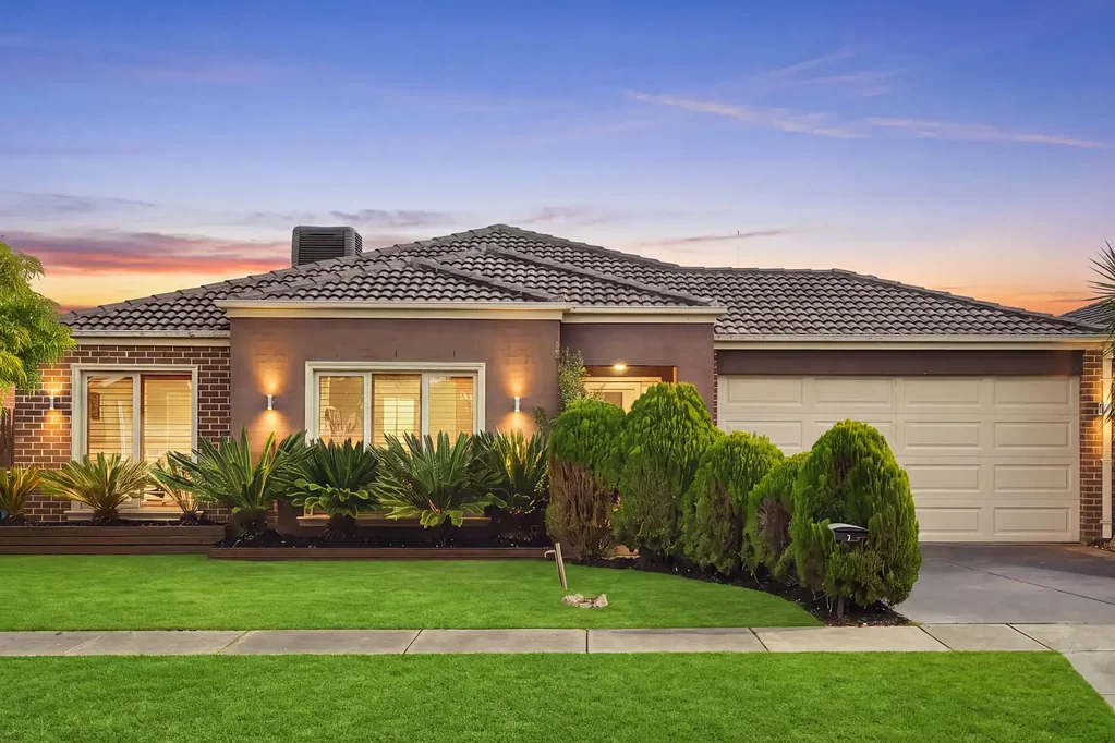 Berwick 5 Bedroom Spacious Single-Level Family Living in a Quiet Berwick Court