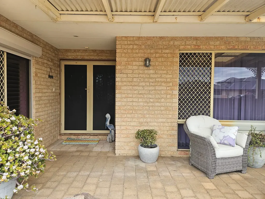 Executive Fully Furnished Residence  Premium Coastal Lifestyle