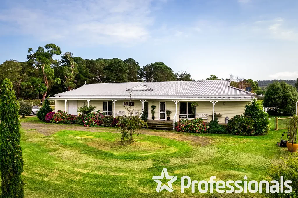 Yarram WORANGA – Simply the Best of Both Worlds: Peaceful Seclusion close to town + Airbnb Income Potential. MOTIVATED VENDOR