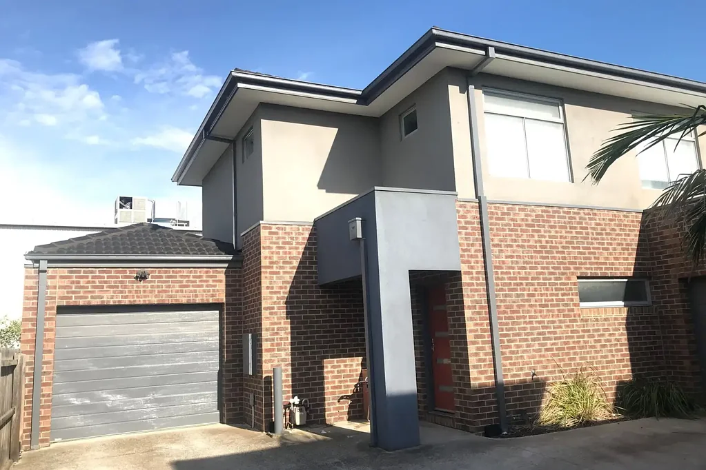 Modern 5-Bedroom Furnished Townhouse - Walk to Monash University