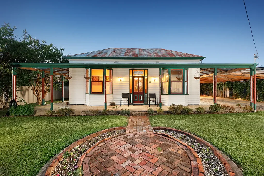 77 Kiewa East Road, Tangambalanga, VIC 3691