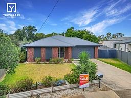 No. 4 Manfred Pl, Mooroopna