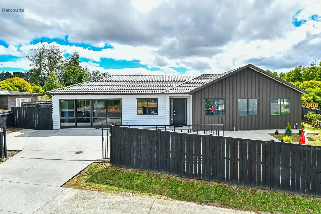 Pukekohe 5房  Spacious Family Home-multi generational living