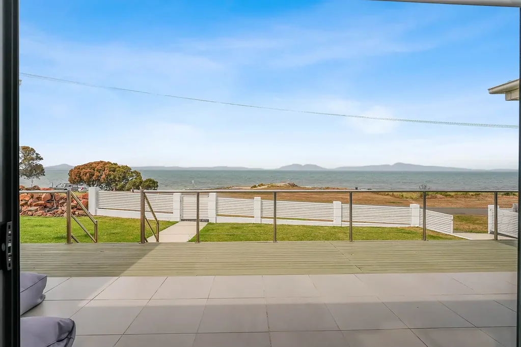 Swansea 3房  Enviable Beachside Location - Motivated Seller - Inspect Now