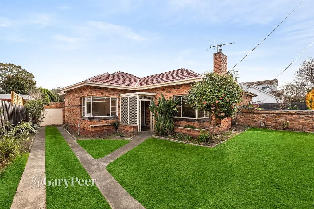 Caulfield South 3ਬੈੱਡਰੂਮ Prime location packed with potential