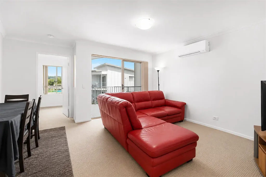 Beenleigh 2Zimmer Top-floor unit with views --- Walk to shops, train and schools