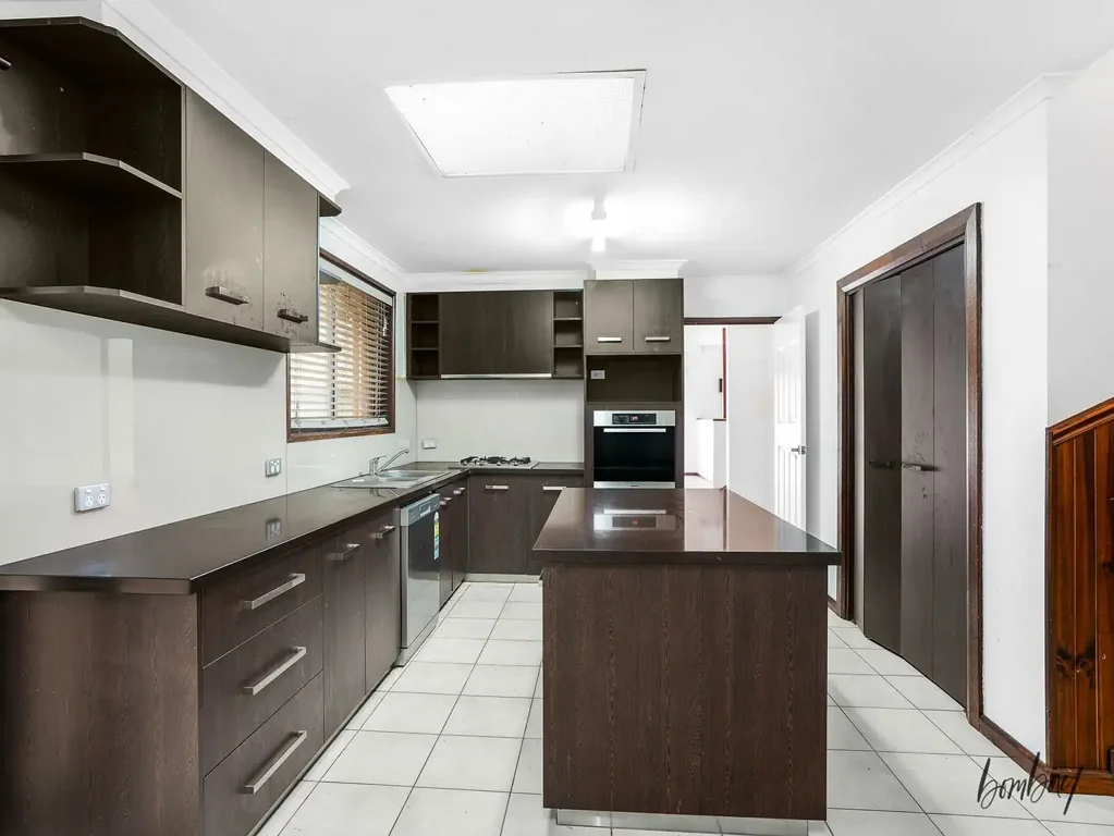 Modern 4-Bedroom Home for Rent in Prime Craigieburn