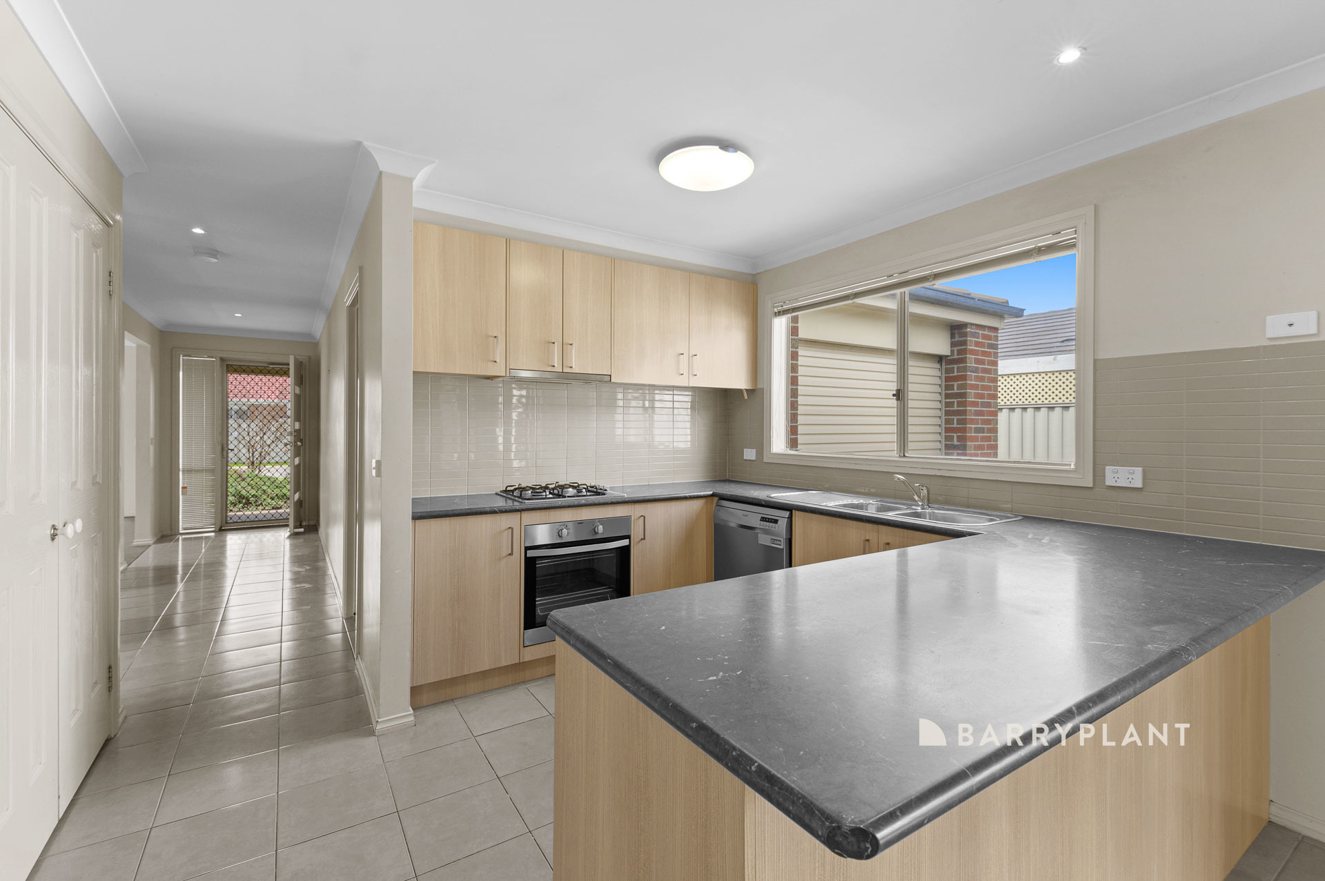 30 ROSELLA AV, PAKENHAM VIC 3810, 0 غرف, 0 حمامات, House