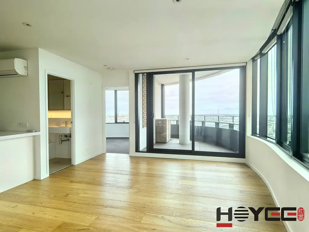 Inner City Living at its Best – Victoria Square Apartment