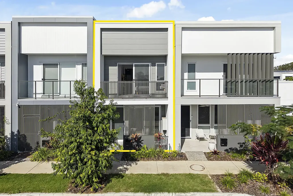 Carseldine 3房 现代露台屋 - 步行至Carseldine村 Modern Terrace House - Walking Distance to Carseldine Village