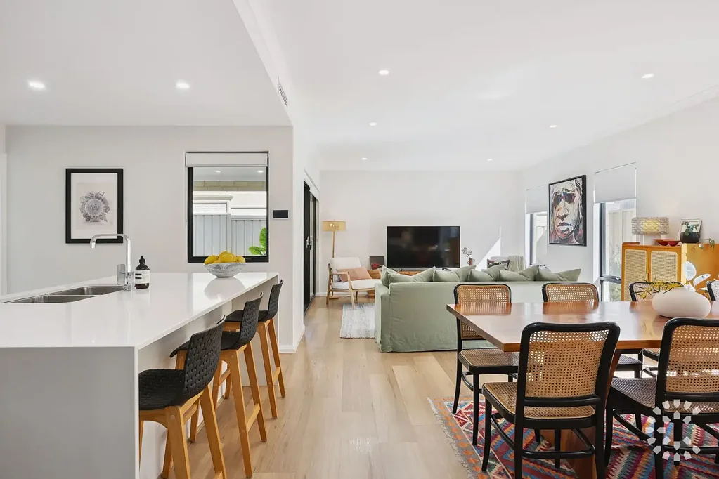 Beaconsfield 4房  Brand New Contemporary Home with Energy Efficient Design.