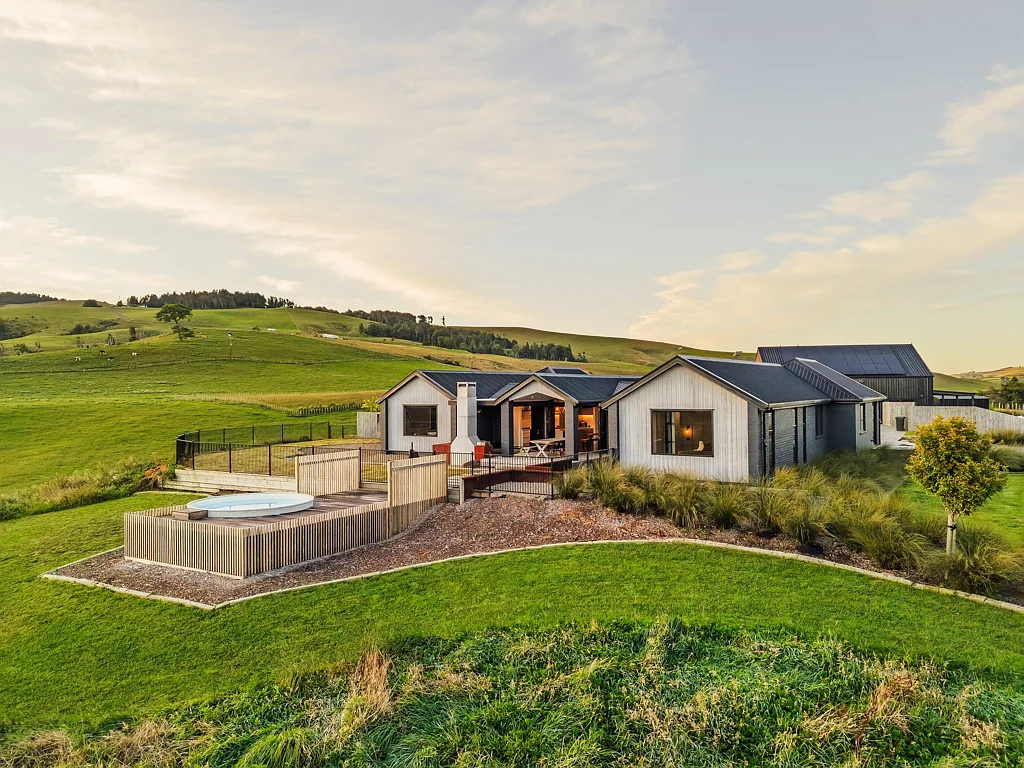 Cambridge Two homes.  One sensational Lifestyle.