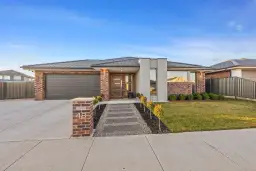 48 Moore Way, Lucas