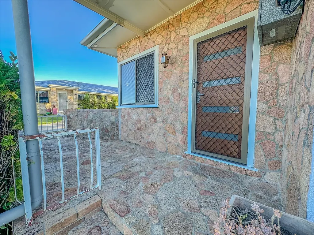 2 Bedroom Brick Home + Study in Stanthorpe