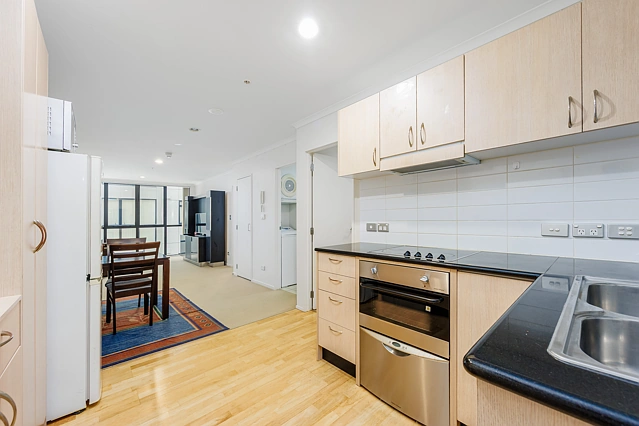 B401/176 Broadway, Newmarket, Auckland City