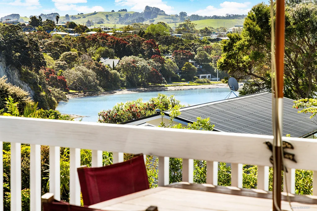 Snells Beach 4房  Family living, sea views & space for the boat