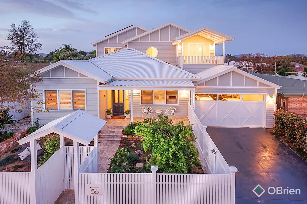 Wodonga 4બેડરૂમ Iconic Central Wodonga Hampton Home | Masterfully Renovated by Mckeone