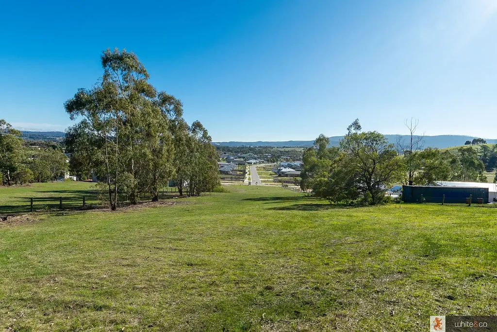 Whittlesea Huge 6733m2 ( 1.65 acres approx. )
Uninterrupted mountain and valley vistas.