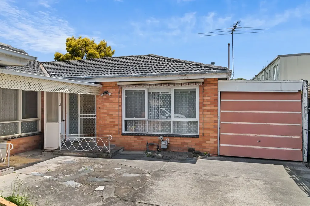 Carnegie 2Kwarto Attention All Renovators and Builders.