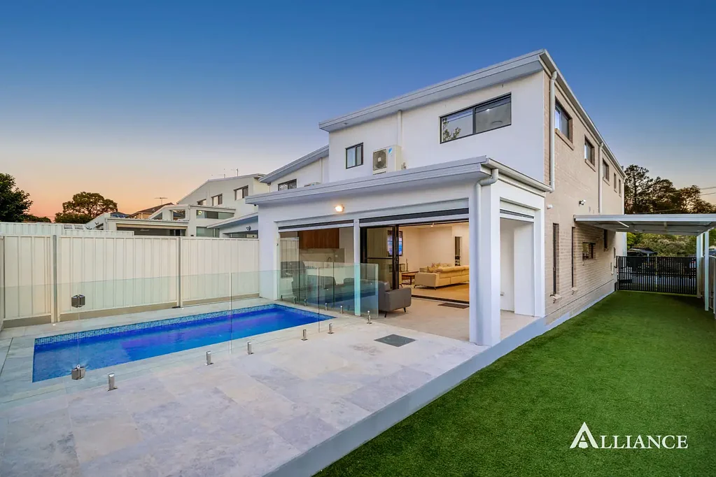 Panania 4 Bedroom Luxury Living