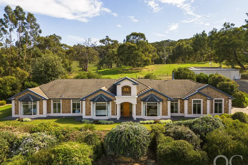 Mylor 6chambre Open the Door to a Hills Homestead Dream Wrapped in Horizon