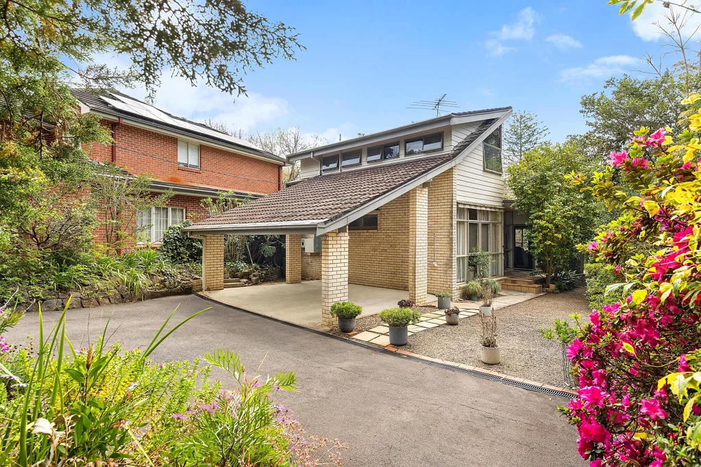 Wahroonga 4Phòng ngủ Prestige east-side address, excellent family credentials
