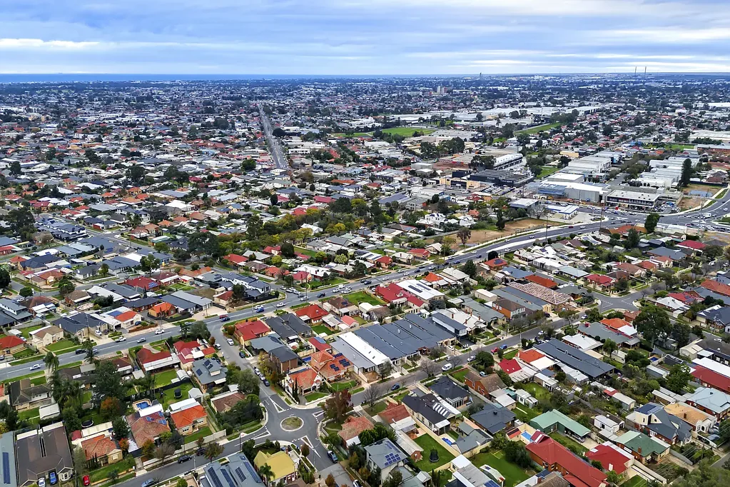 Flinders Park 4房  Luxuriously Chic Brand-New Design with Savings for Eligible Buyers