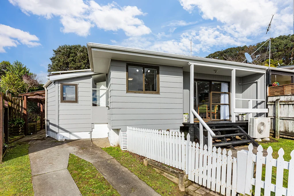 11b Pump Lane, Whitby, Porirua, Wellington
