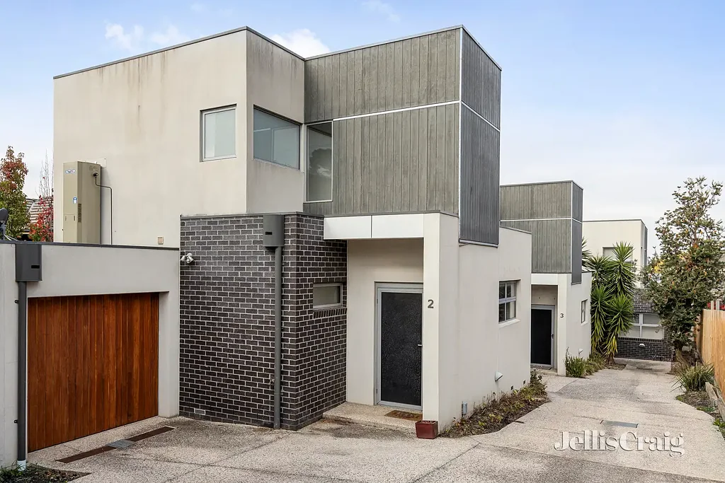 Modern, Light-Filled Townhouse with Unmatched Convenience