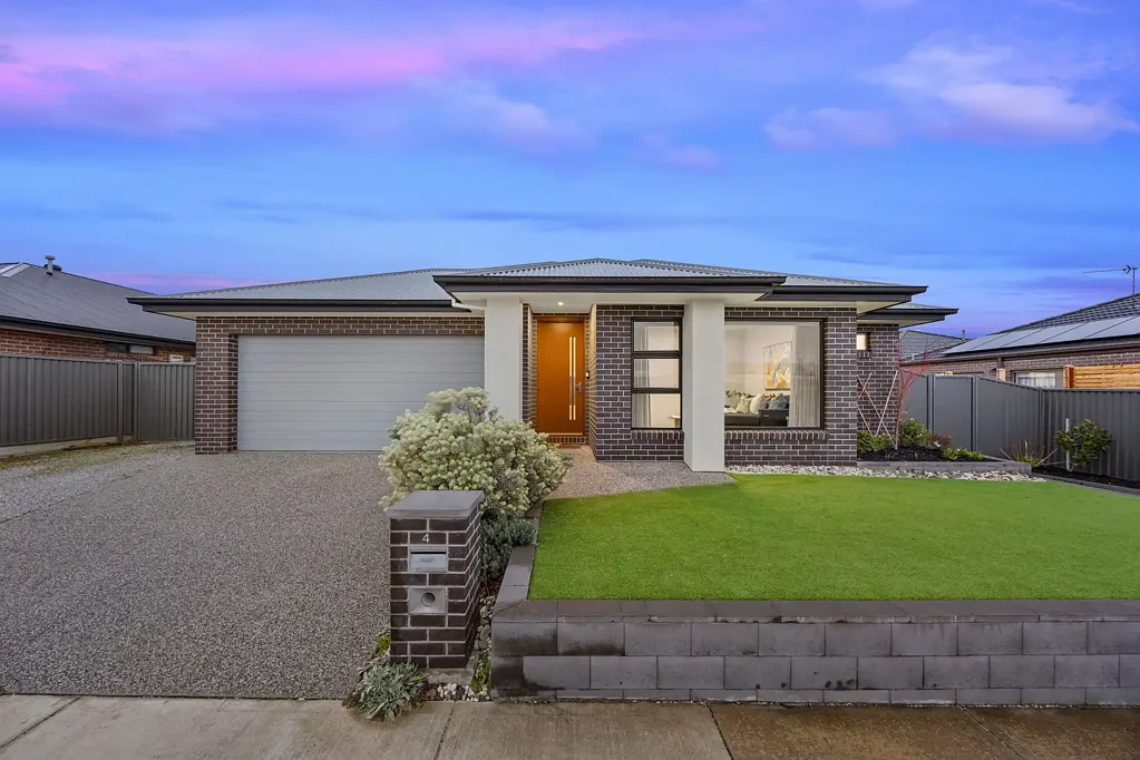 4 Moore Way, Lucas, VIC 3350