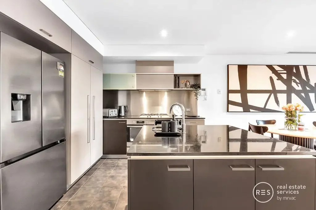 Luxury Riverside Apartment at Yarras Edge
