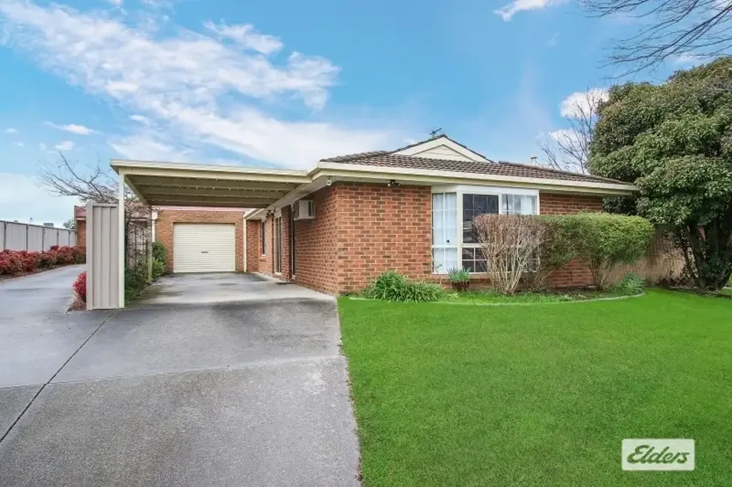 Lovely 3 bedroom unit.