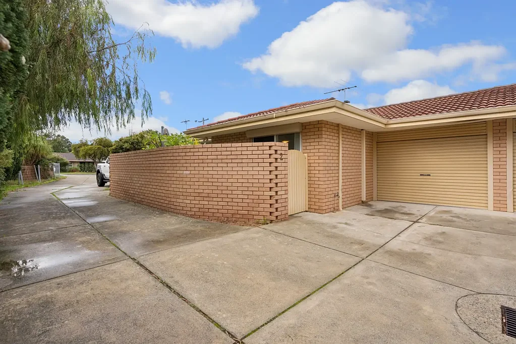 Renovated & Convenient 2x1 Unit in Prime Palmyra Location!!