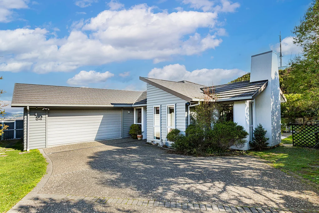 Aotea 4Kwarto Ex-Showhome Must be SOLD - Auction