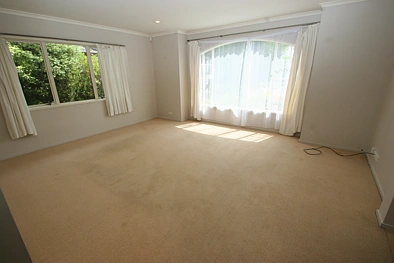 One level 4 Bedrooms, Henderson
